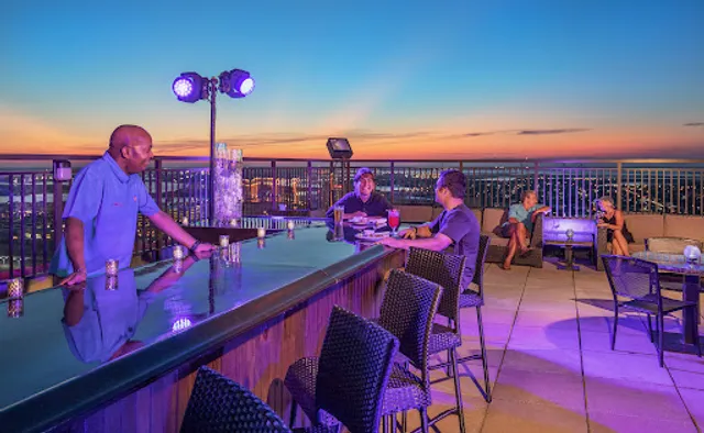 The VÜE Rooftop Bar