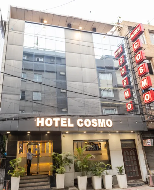 Hotel Cosmo Near BLK MAX Hospital