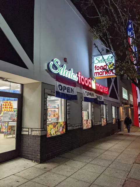 Selectos Supermarket