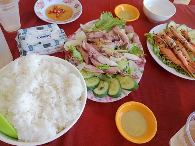 QUÁN CƠM NIÊU 2 CÔ