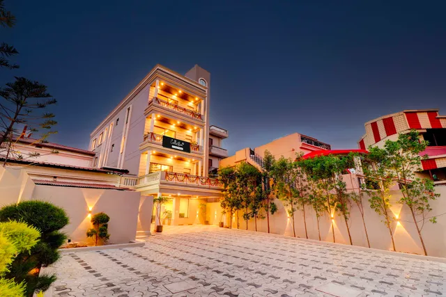 Collection O Dehradun Hemkunj Colony