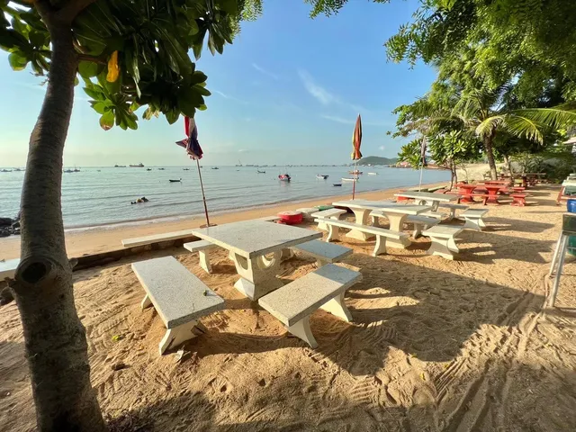 บ้านชมทะเลรีสอร์ท Baan Chom Talay Resort Samaesarn