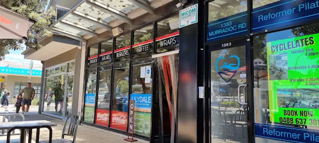 Le Chix Restaurant Cafe