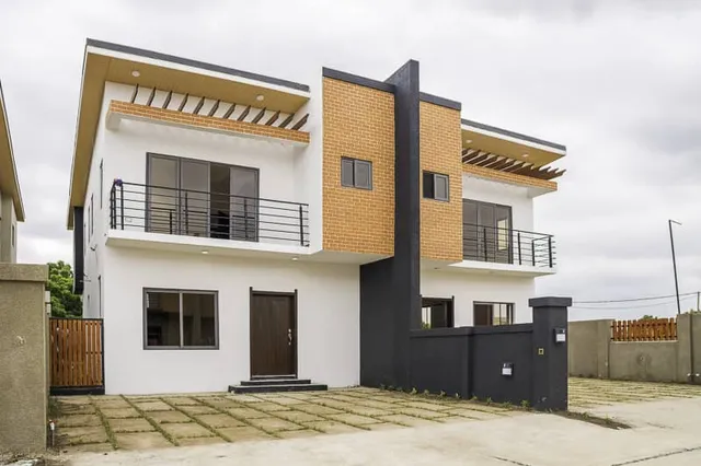 1983 (saka home) East legon hills