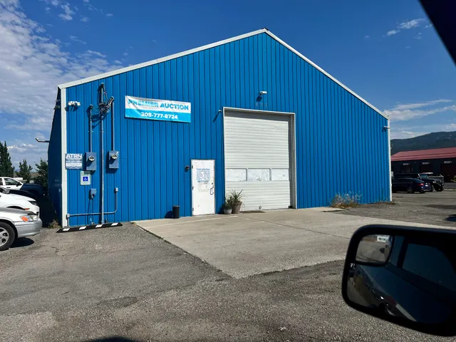 Premier Auction Center