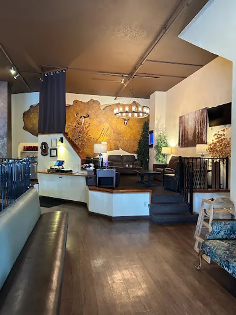 The Trails Restaurant & Lounge