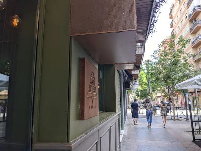 Pub Wall Street