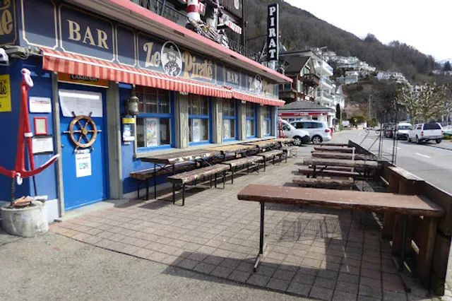 Ausflugs-Bistro-Le-Pirate-Offen