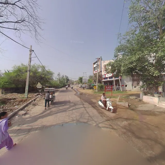 OYO Rock Star Hotel & Rooms