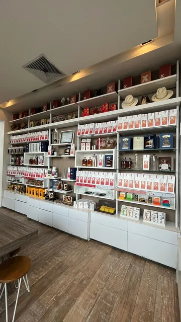 Xue Café Boutique - Muelle Internacional Gate A1