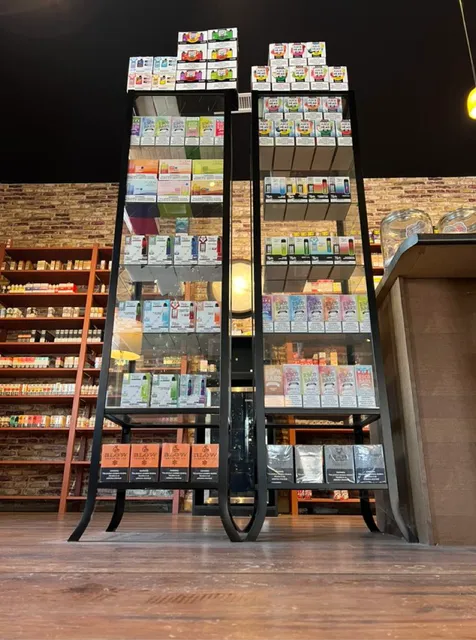 Monadnock Vapor: Hinsdale