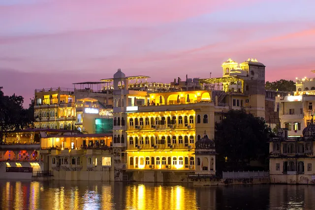 Hotel Sarovar - A Boutique Lake Facing Hotel On Lake Pichola