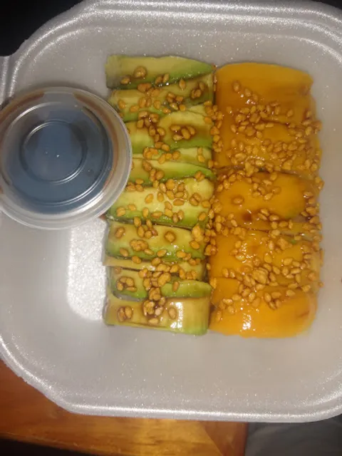 Kazoku roll sushi