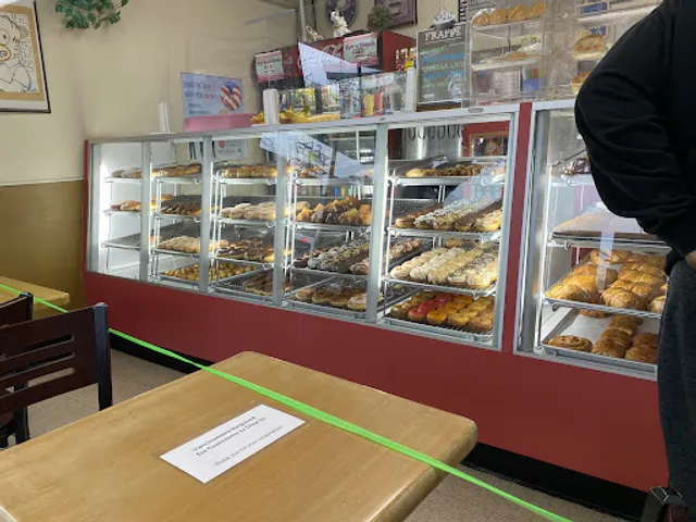 William's Croissant & Donuts