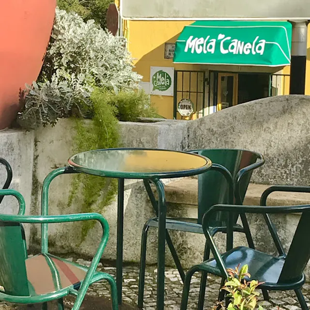 Mela Canela