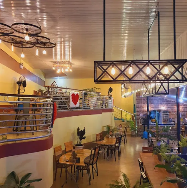 HeBrews Cafe and Restaurant