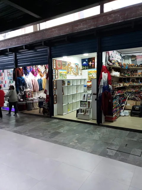 Plaza Artesanal Reina Victoria