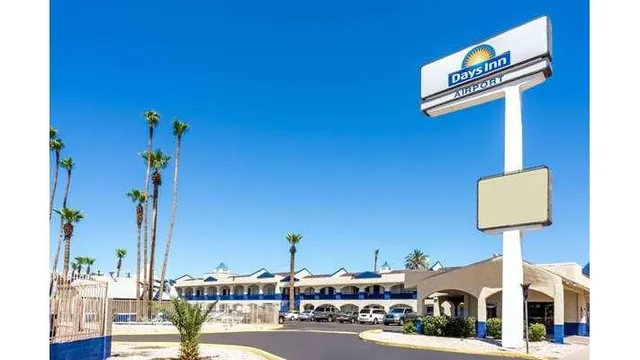 Days Inn by Wyndham Airport - Phoenix