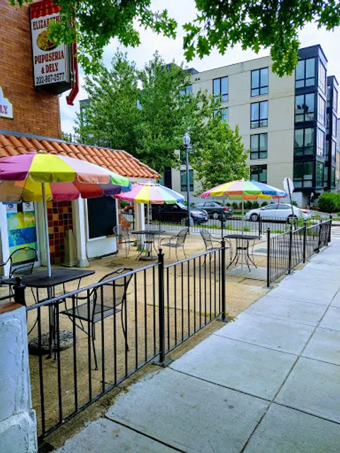 Elizabeth Pupusería & Deli