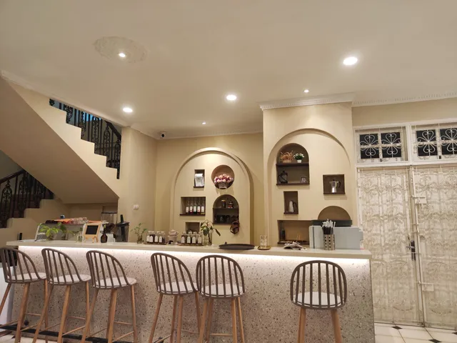 Mister Mayor Cafe & Resto