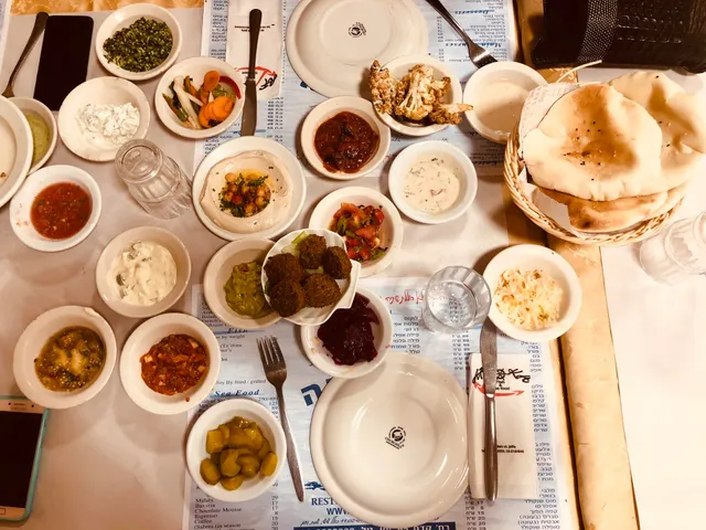 Afloka אפלוקה - מסעדת דגים ביפו