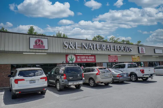 Samson & the Lion Natural Food