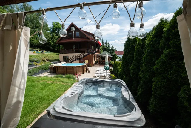 Willa Sulimówka-dom wakacyjny z sauną, basenem, bilardem, boiskiem, wanną termalną, grillem