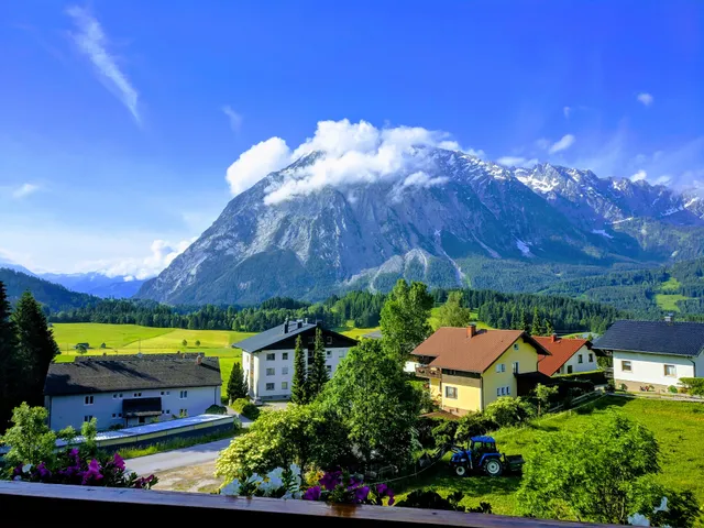 Ferienwohnung Hierzegger