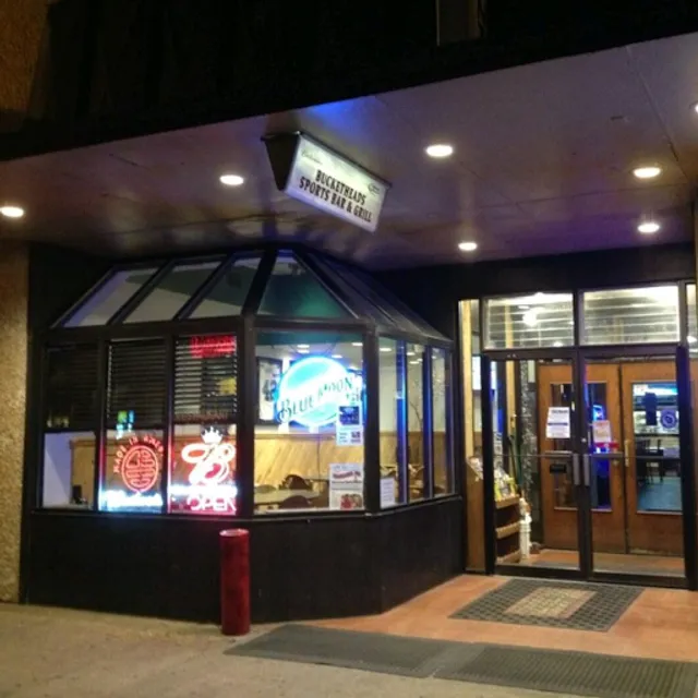 Bucketheads Sports Bar & Grill