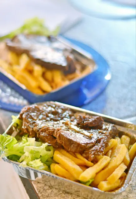 Pensão & Lanches Tânia & Gilson