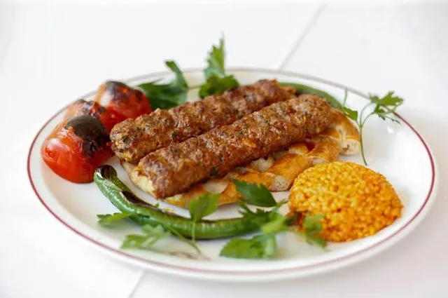 NUMUNE ETLİEKMEK ODUN ATEŞİNDE TAVUK DÖNER ÇORBA IZGARA