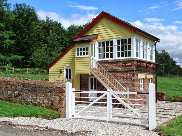 Cliburn Signal Box Holiday Cottage