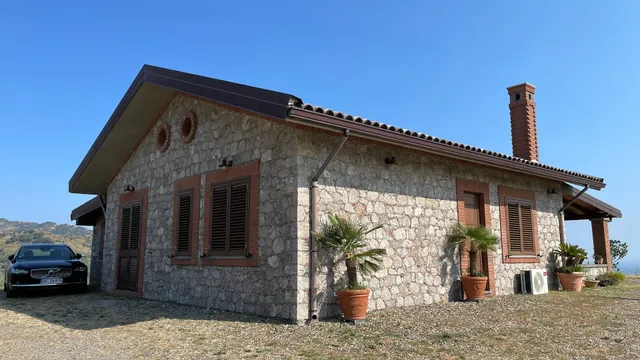 Villa Aura