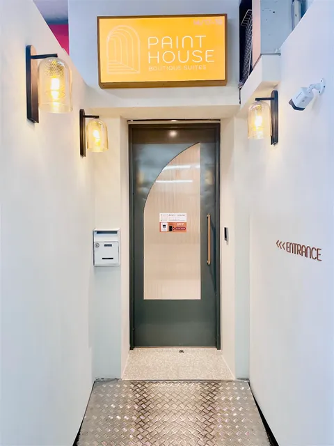 Paint house boutique suites