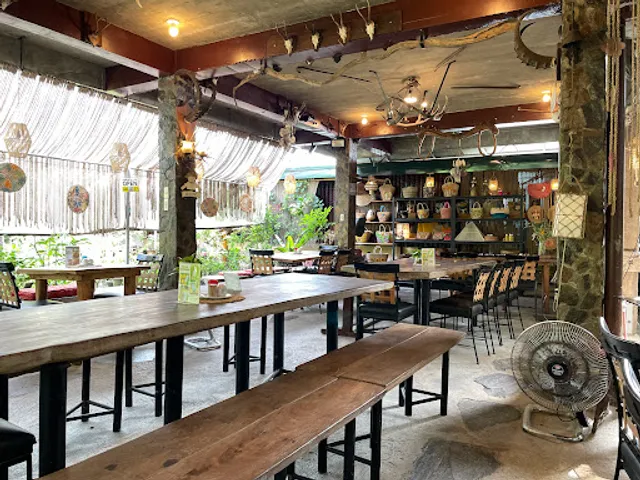 CAFE MOLAVE AND SOUVENIRS