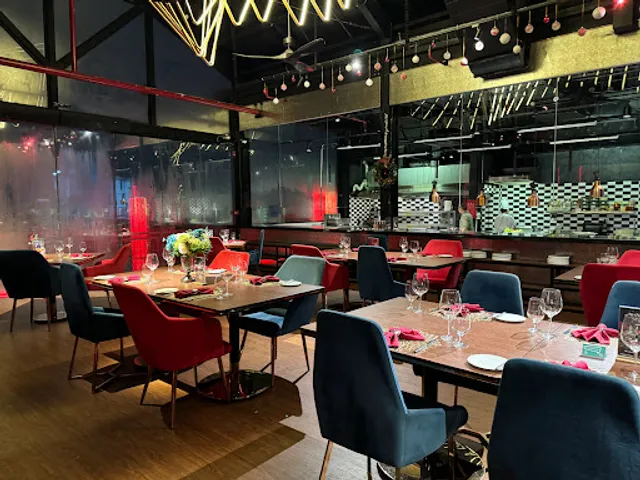 F29 Golden Beef & Sky Bar