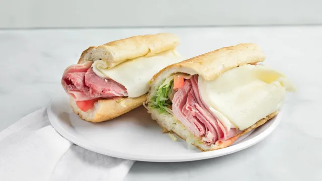 Primos Chicago Pizza