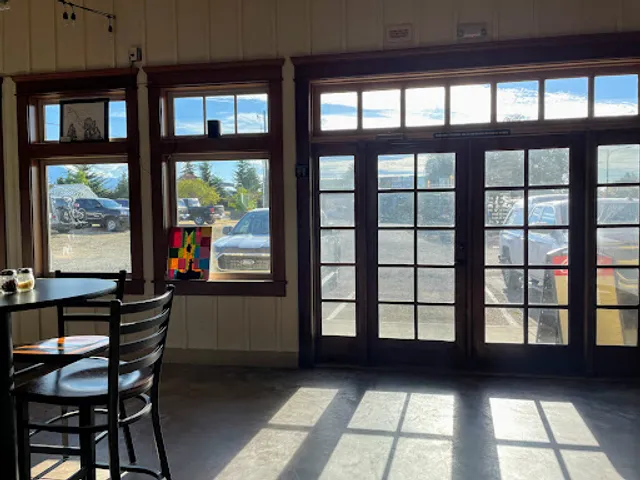 Barhop Brewing and Artisan Pizza