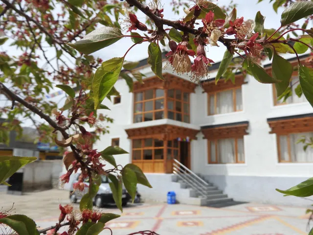 16 Arahat Guest house