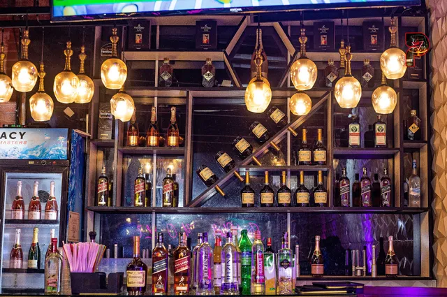 PADDIES PUB AND LOUNGE