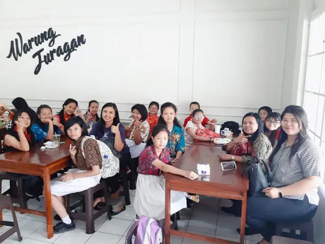 "Warung JURAGAN" EX depan Kampus UKSW