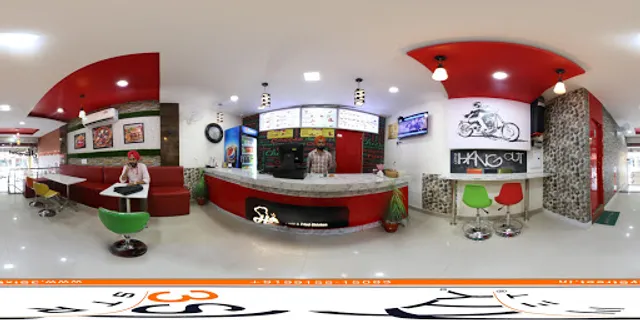 Hangout Pizza & Fried Chicken