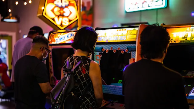 Neon Retro Arcade