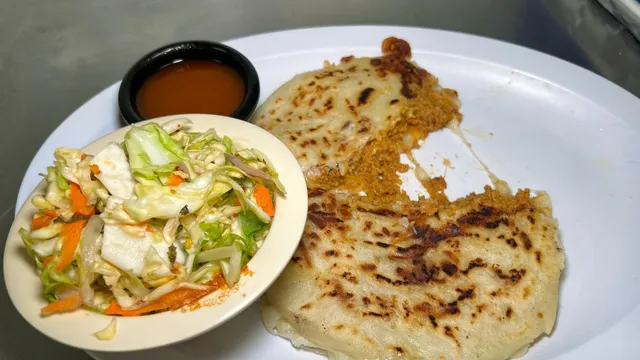 El curtido pupuseria