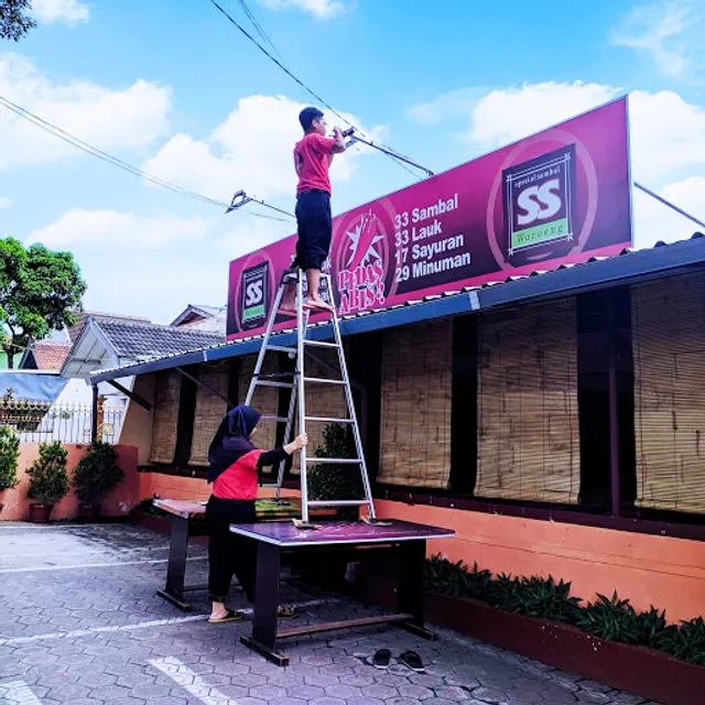 Waroeng Spesial Sambal "SS" Sengkaling