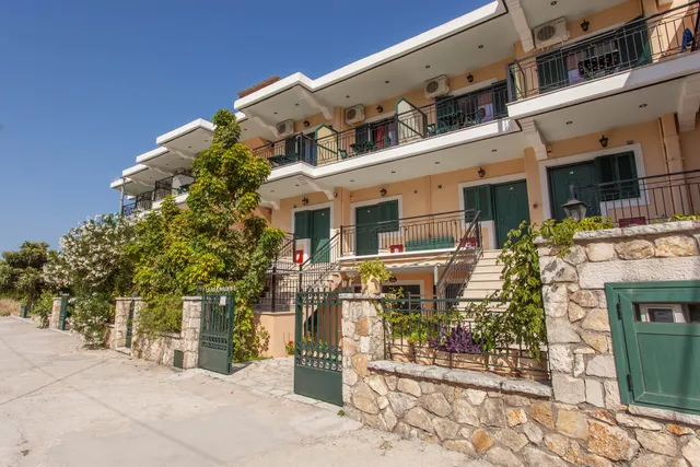 Ionion Apartments & Studios