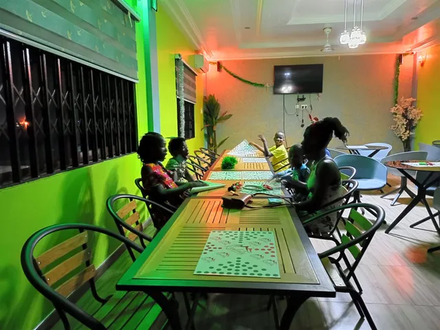 TWINNIES' EATERY & EVENTS