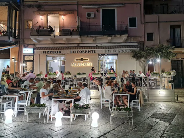 Pellegrino Pizzeria in Acitrezza