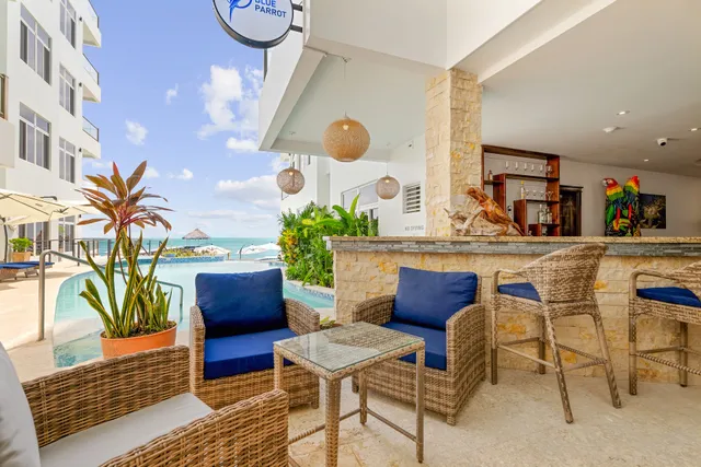 The Blue Parrot Bar & Lounge