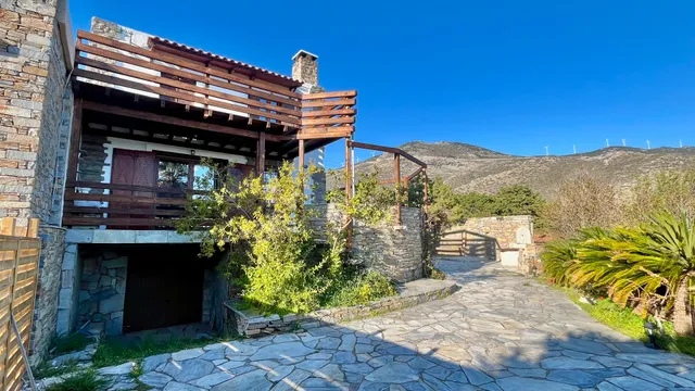 Scenic Coastal Getaway